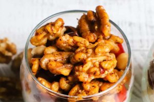 Toasted nuts - delicious heart-healthy snacks